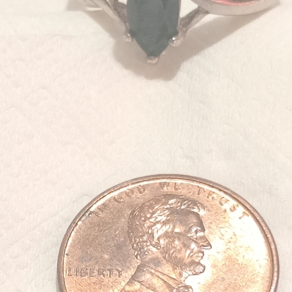 Vintage Black Gem Sterling Silver Ring - Picture 3 of 12